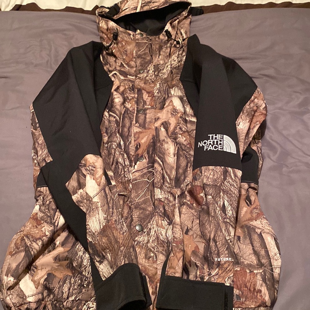 Worn once used NorthFace Jacket. Futurelight